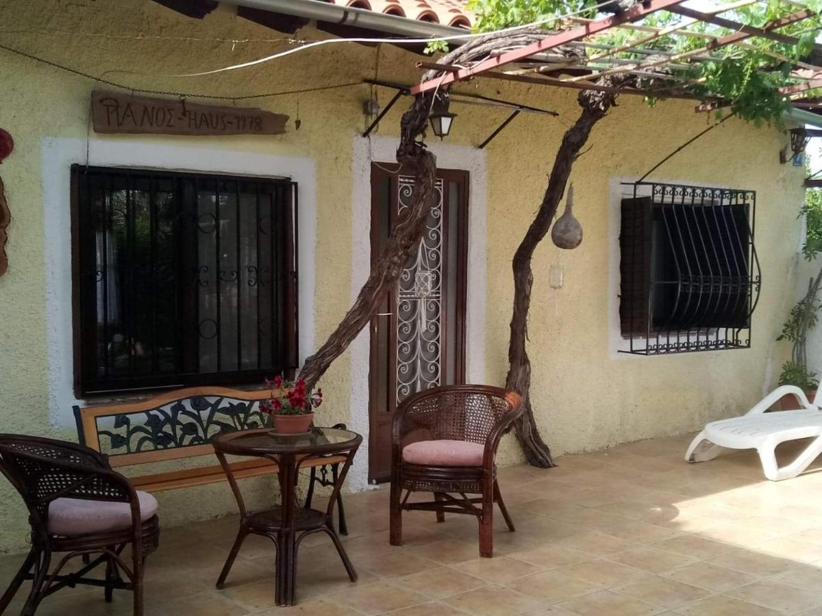 Villa Panos And Chrisas House à Drepano  Extérieur photo